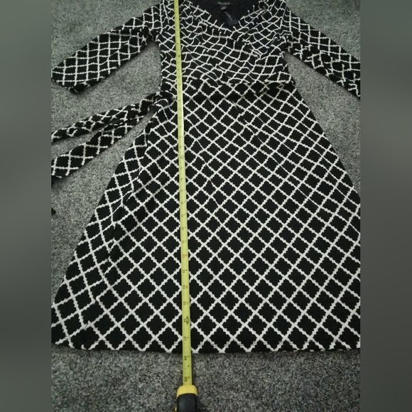 NWT White House Black Market size 6 - Picture 4 of 8